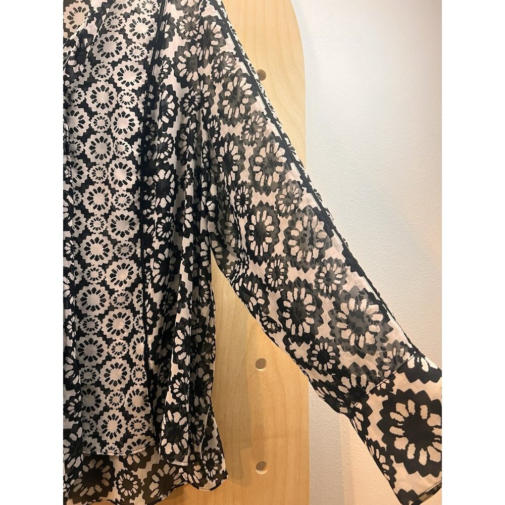Lane Bryant Top Womens Size 22 / 24 Black White Print Sheer Flowy Blouse Scarf - Picture 10 of 16